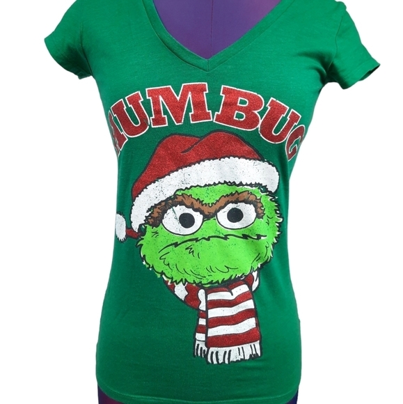 Seasme‎ Street Oscar the Grouch Novelty Christmas Tee-Shirt Size Small Juniors - Picture 1 of 7